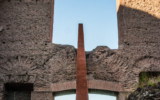 Diagonale Palatina ’16, 2017, corten steel, 2400x100x50 cm, Ph. F. Caricchia Mauro Staccioli, Diagonale Palatina '16, Terme di Caracalla 2018, foto 2