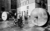 Condizione città, 1973, iron, concrete and two stainless steel cones, three elements, Ø 220×240 cm each. Mauro Staccioli, Parma, 1973, foto 1